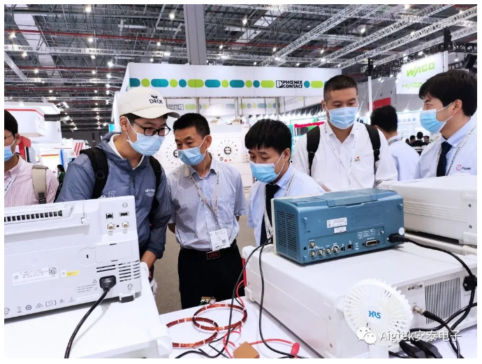 1594192896(1).png 1594192896(1).png